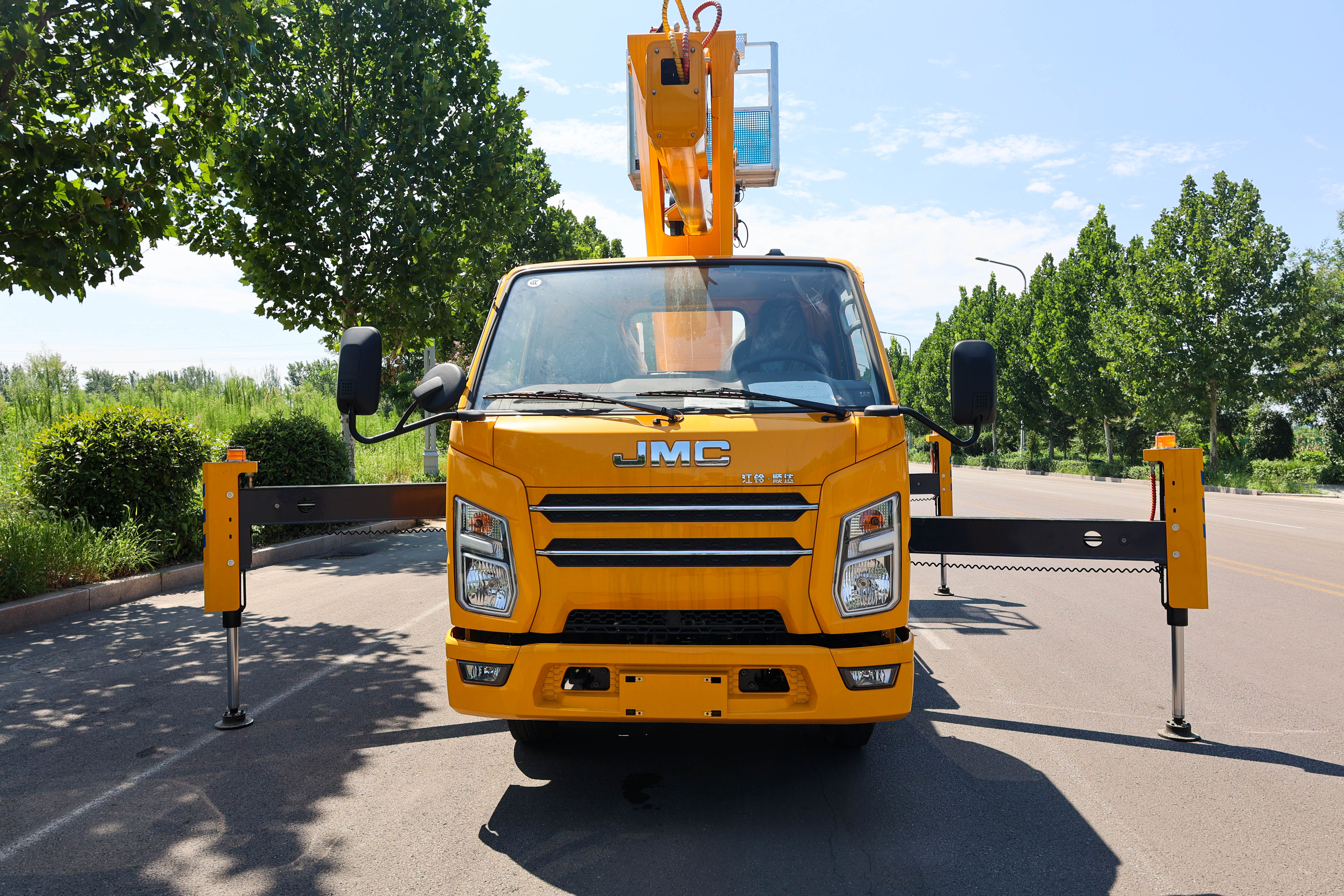 Customized Diesel 23m Telescopic Boom Bucket Vehicle Aerial work truck High-altitude Operation Truck