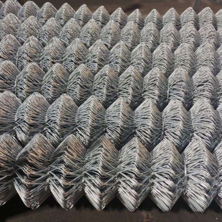 Height 1.8 M Farm Diamond Chain Link Fencing Hot Dipped Galvanized