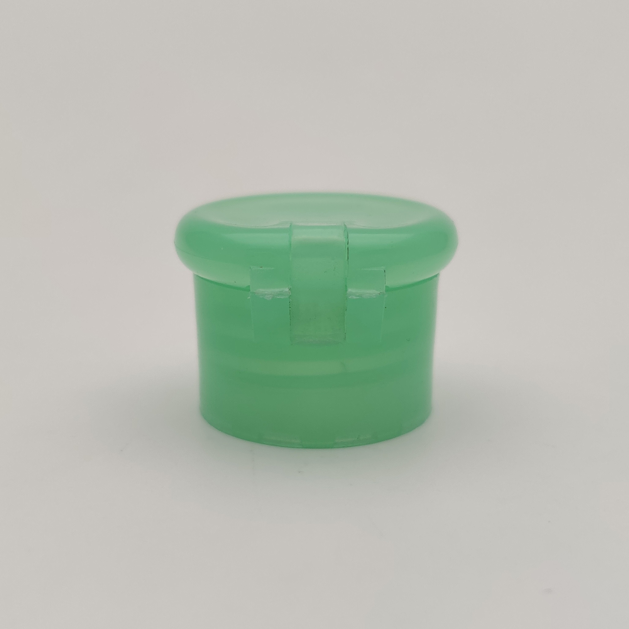 ISO9001 Green 2.6mm Hole Plastic Flip Top Cap For Soap Bottle