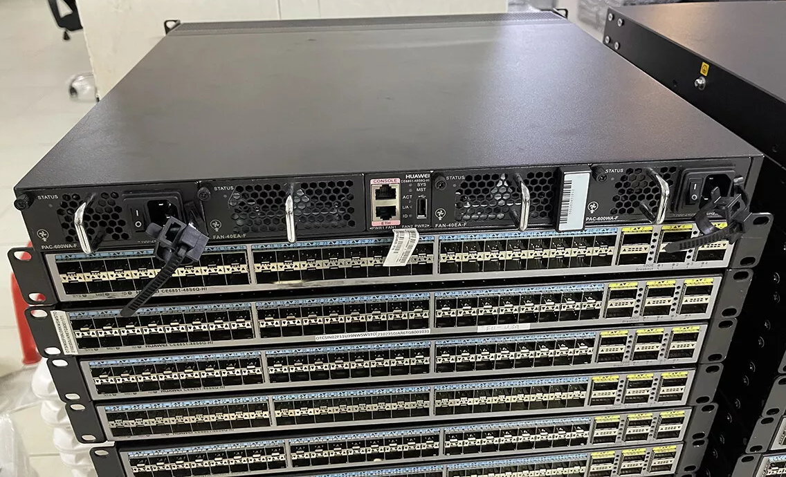 CE6851-48S6Q-HI CE6800 Series 48 X 10 GE SFP and 6 X 40 GE QSFP All Optical Port Data Center Gigabit Switches
