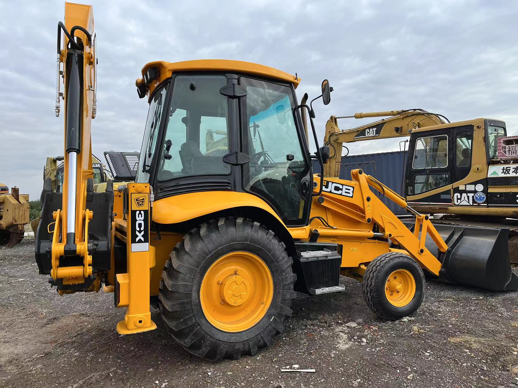 Used JCB 4CX 3CX Small Excavator 1.3m³ Bucket Backhoe Loader 7800kg