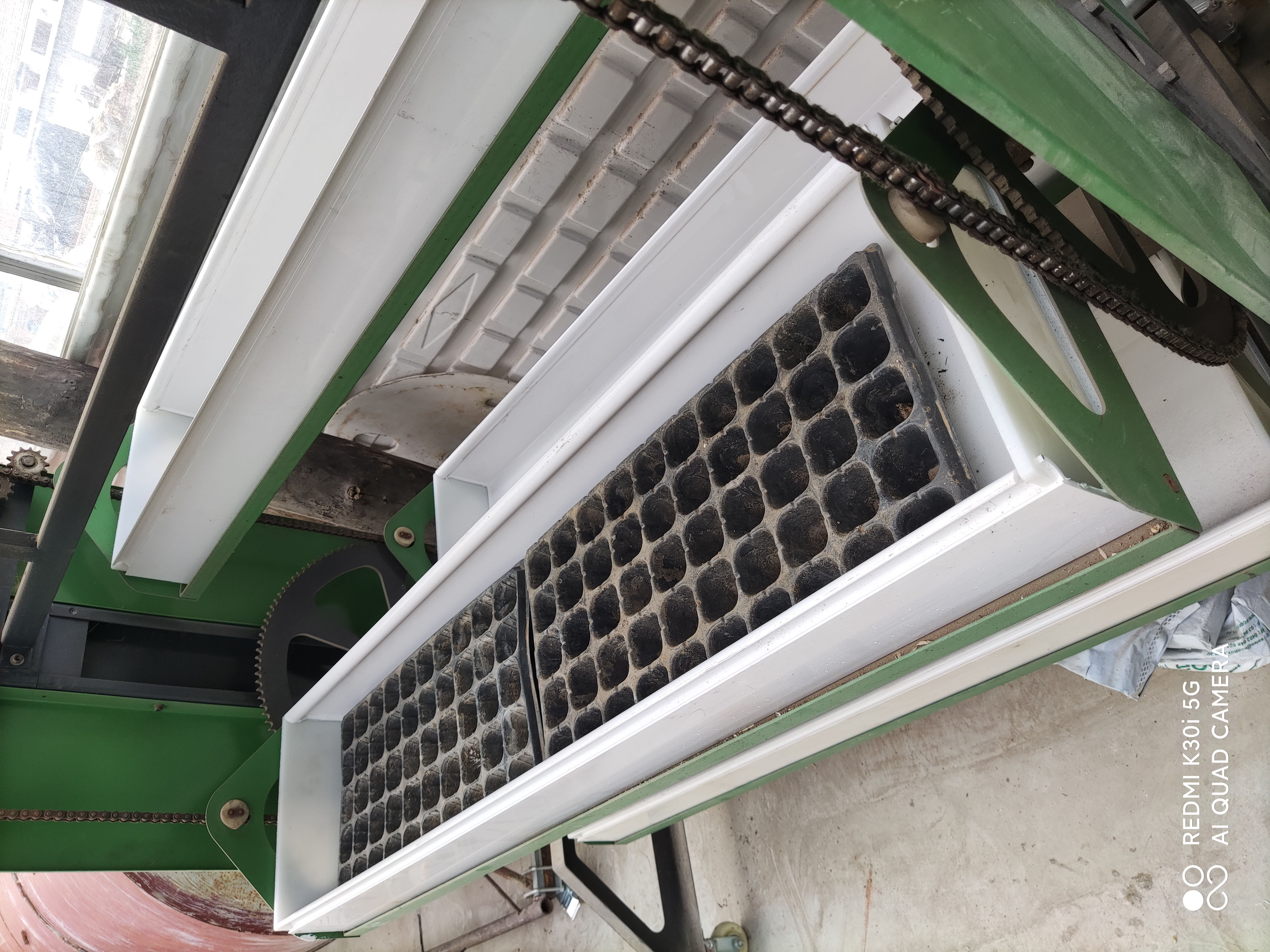 Automatic Vertical Barley Fodder System Grass Forage Hydroponic