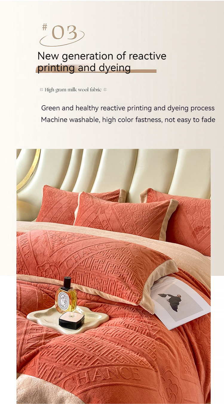 100% Polyester Fabric Winter Bedding Set Design with Luxury Bed and King Size Comforter