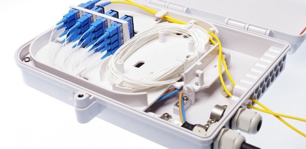 1x8 PLC Blockless Fiber Optic Distribution Cabinet With Pigtails / Adapters