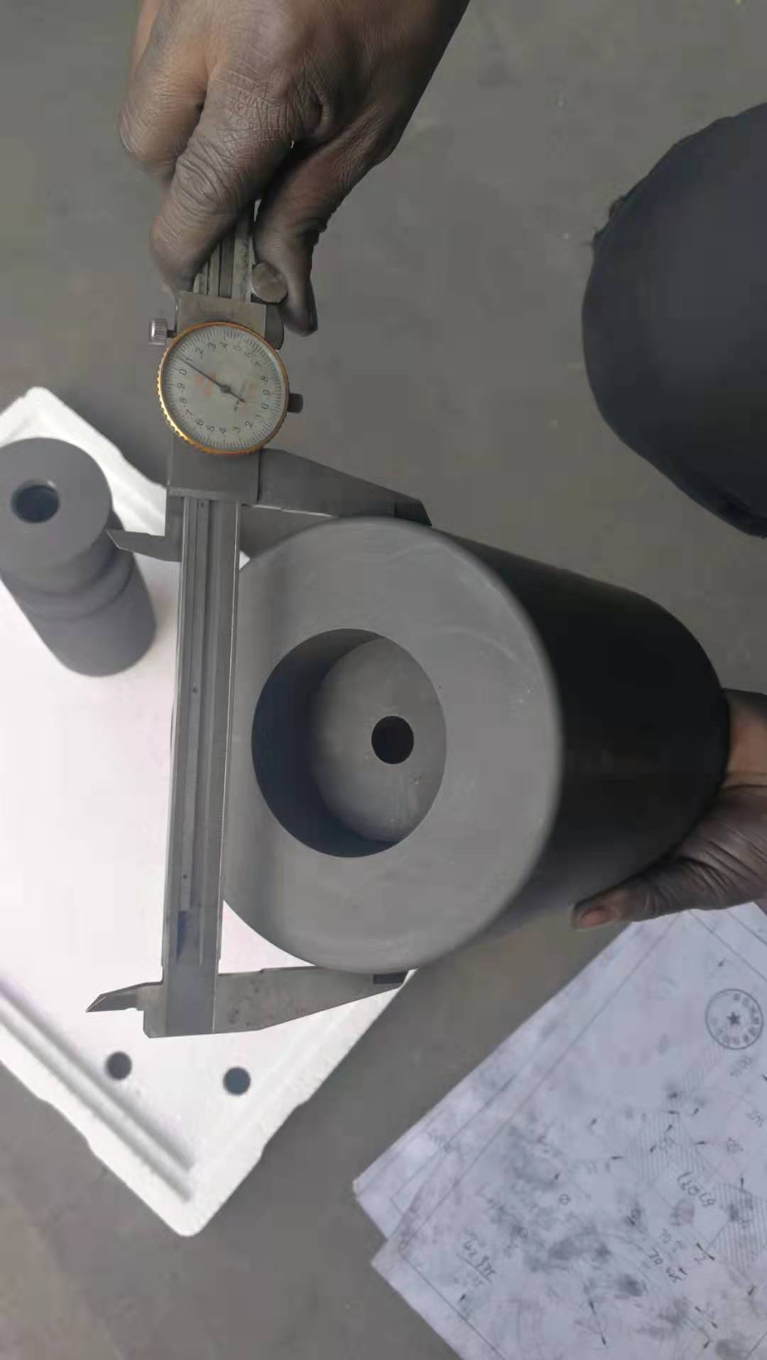 High Purity 40mpa Graphite Crucible For Melting Cast Iron