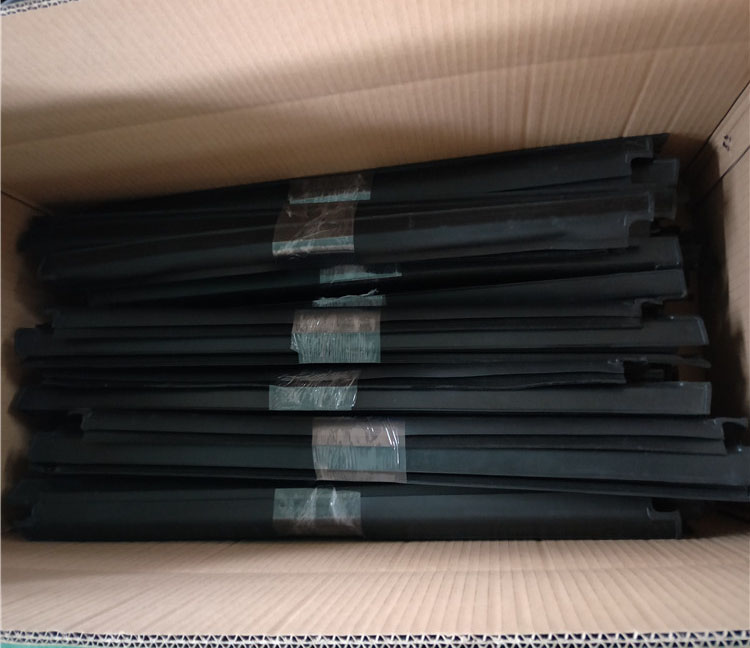 Cutting Service Waterproof Aging-Resistant EPDM Sunroof Rubber Strip for Solar Panel