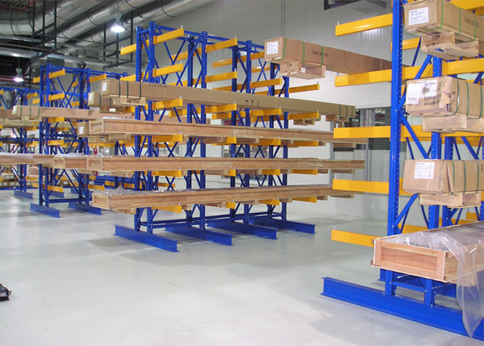 Custom Lumber Bulk Storage Racks , Roll Steel Cantilever Warehouse Racks