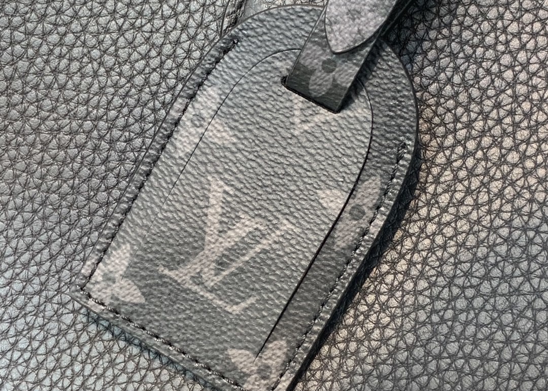 M52817 CABAS VOYAGE Soft Taurillon Genunie Cowhide Trend For Men Handbag