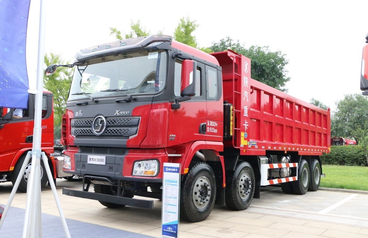 Sturdy And Durable Brand New Shacman Dump Truck Lifting Cylinders 18T With Reinforced Wheel Rim