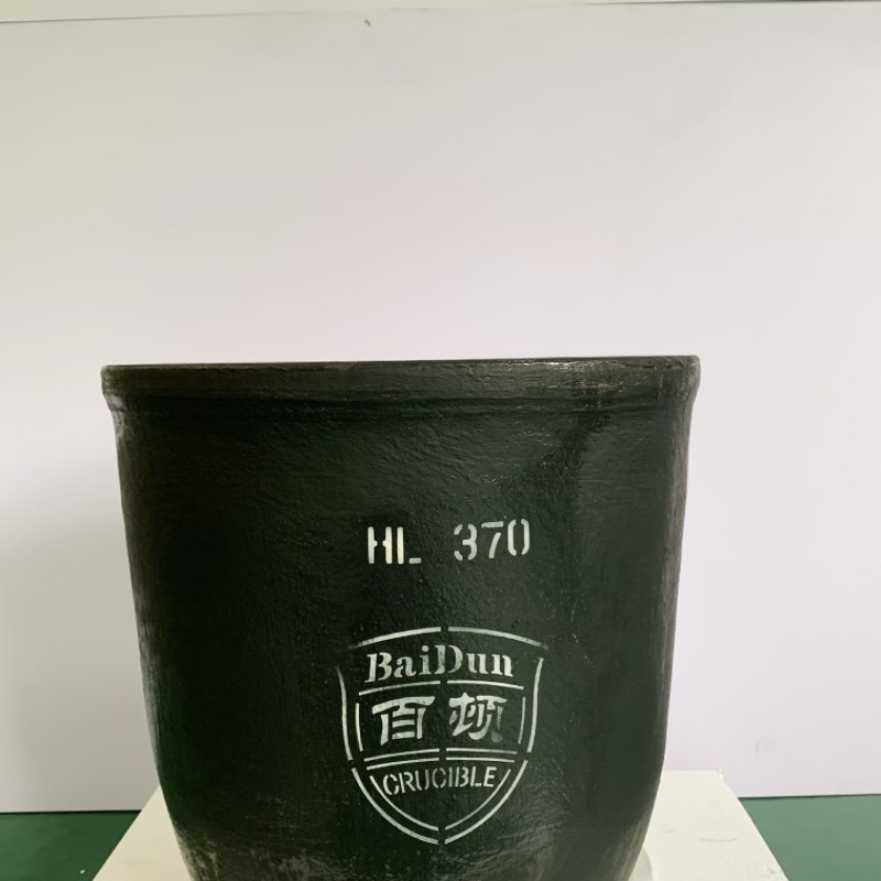 Cylindrical High Purity Crucible Silicon Carbide Graphite For Aluminum Melting