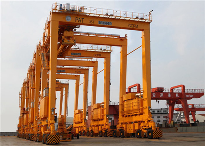 Double Girder Port Gantry Crane Rubber Tyred For Unloading Containers 35T