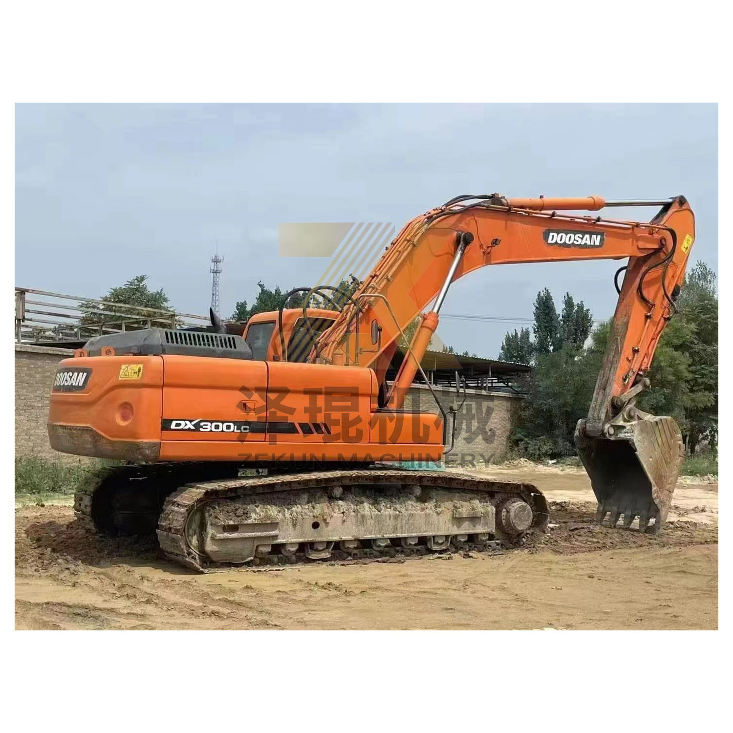 Original Paint Doosan DX300LC 30 Ton Crawler Excavator for Sale