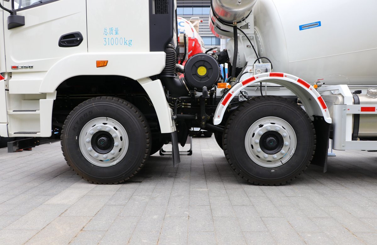Concrete Transit Mixer Truck 8×4 Drive Mode 8 Cubic Cement Tanker Weichai 350hp Lhd