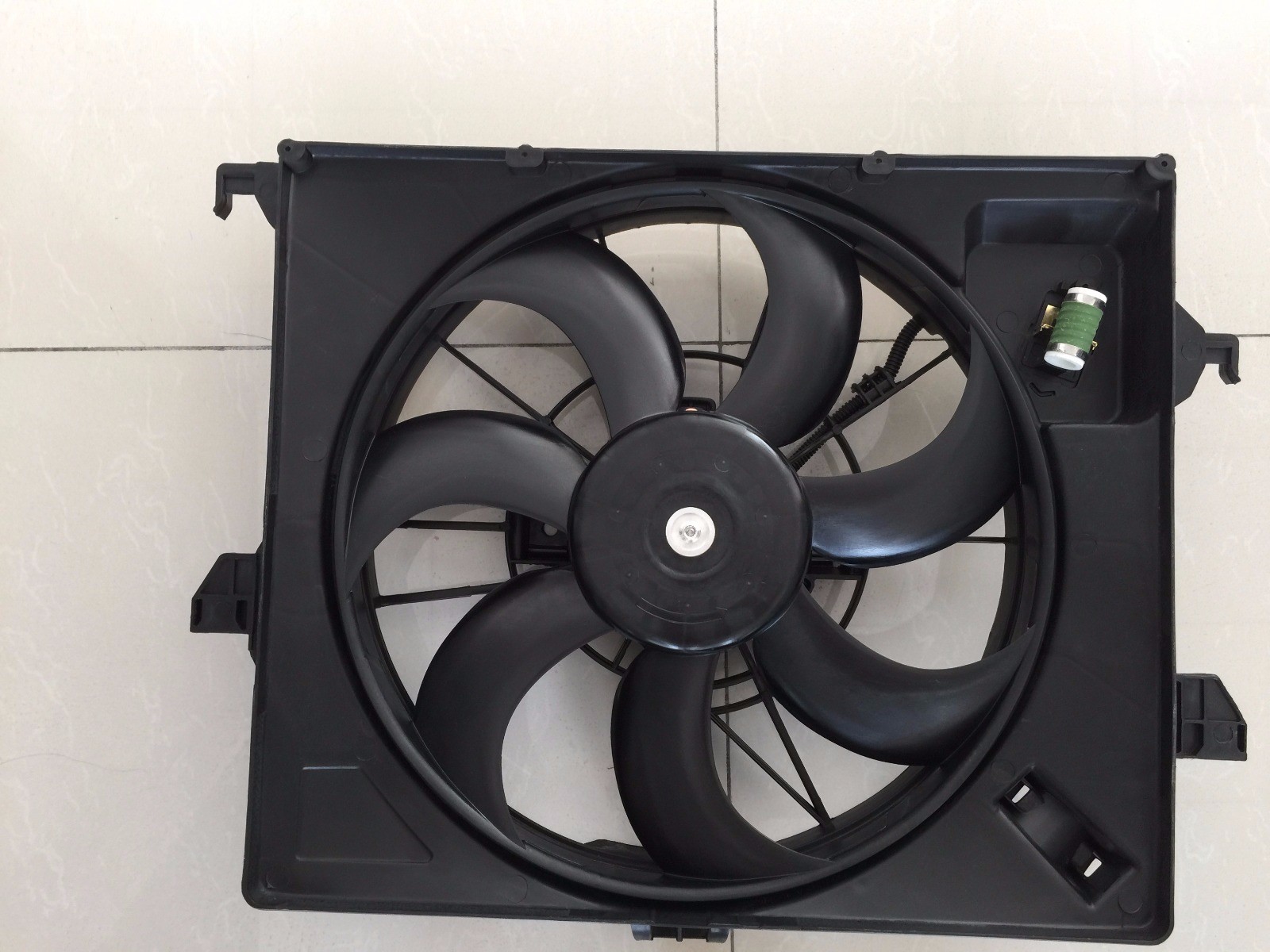 PA66 Car Radiator Fan Radiator Components Square Shape