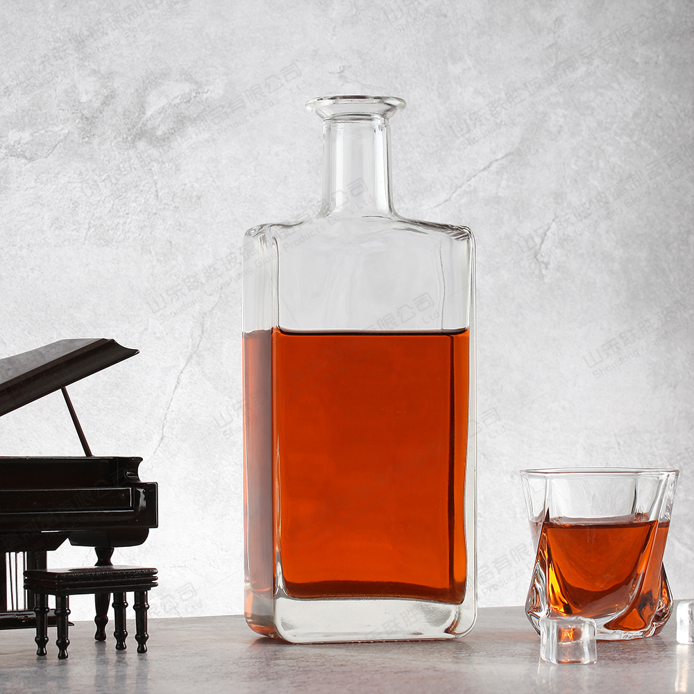 Screen Printing Glass Liquor Bottle For Nordic Rum Whisky Vodka