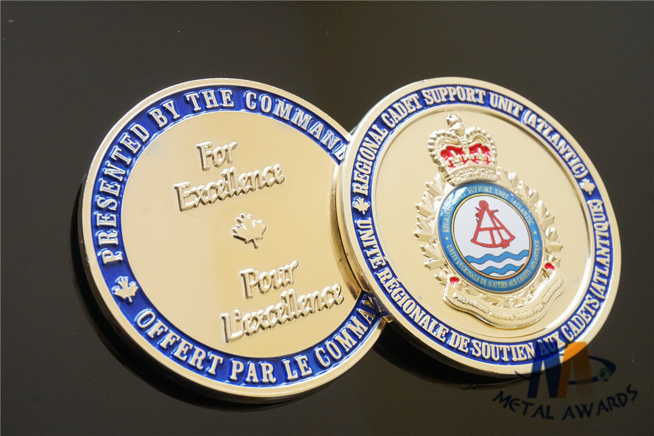 Soft Enamel And Epoxy Covered Custom Challenge Coins Shiny Gold Plating Die Cast