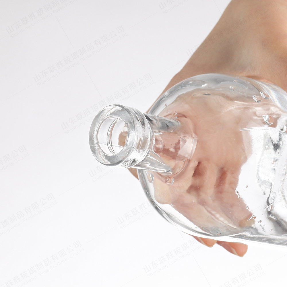 Glass Collar 500ml 700ml 750ml Round Barrique CT Spirit Glass Bottle for OEM/ODM
