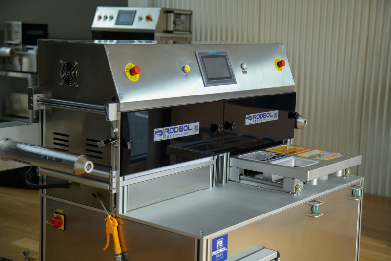 Touch Screen Vacuum Tray Sealing Machine Japan Omron Electronic Control System