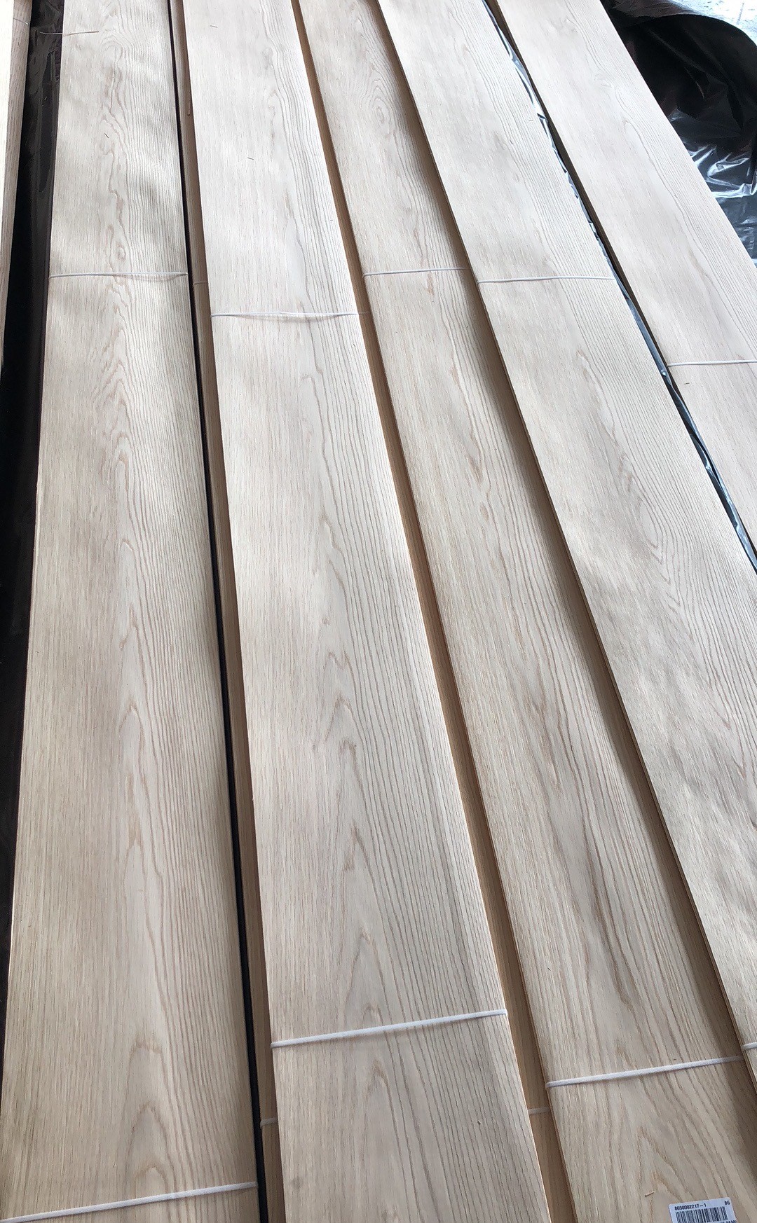 Wholesale Price White Oak Wood Veneer Natural Oak Wood Veneer White Oak Mountain/ Straight Grain