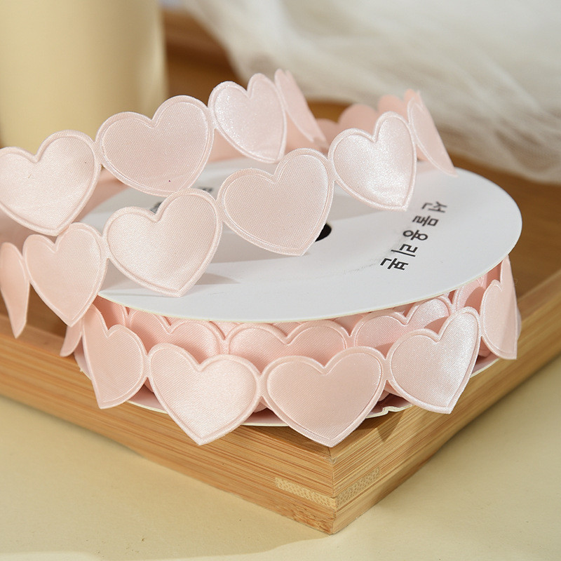 1.5cm*9m 2.5cm*9m Heart Shape Valentine's Day Polyester Gift Ribbon For Luxury Gift Packaging