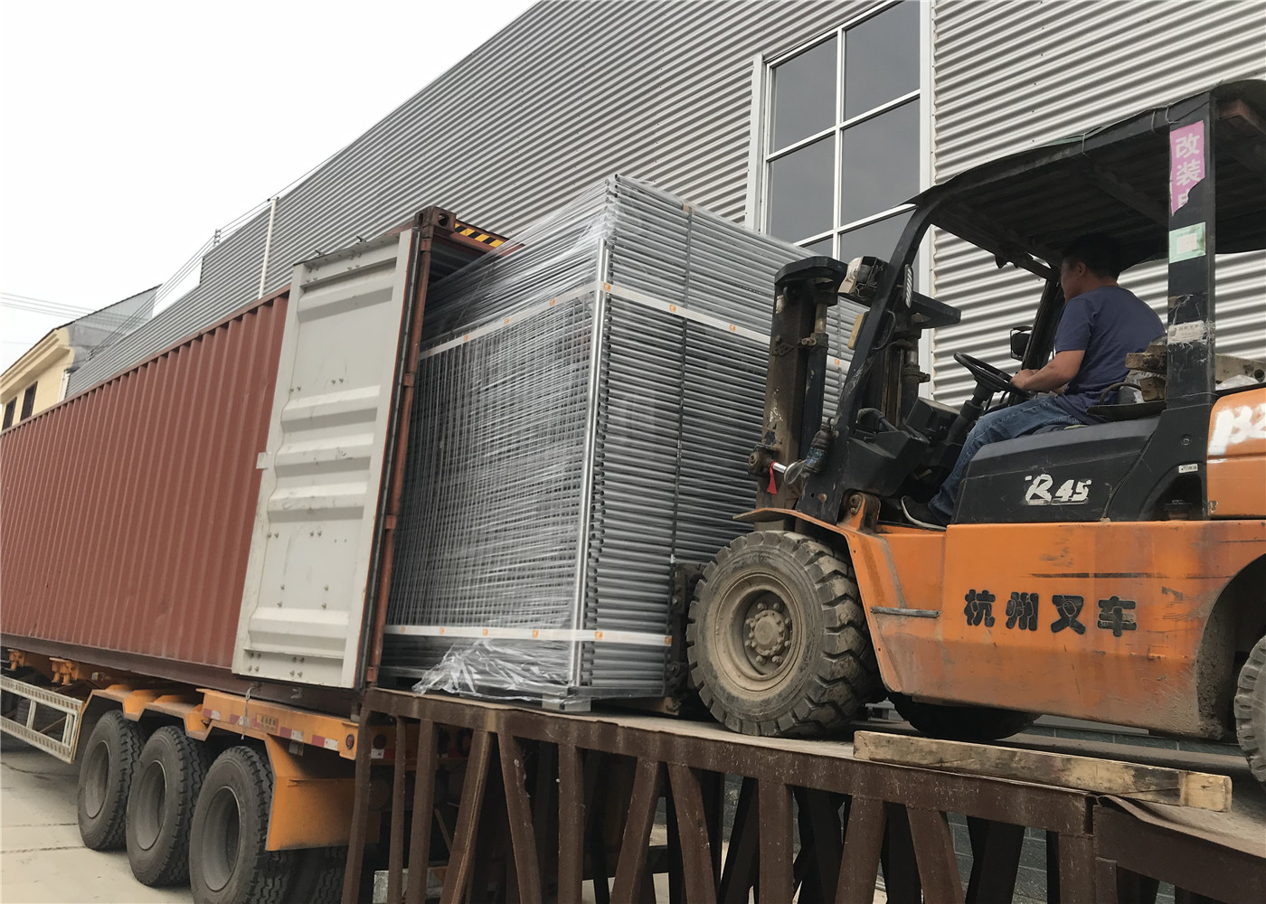 Temporary Fencing For Melbourne OD 32mm wall thickness 1.60mm Mesh 60mm x 150mm Diameter 3.20mm AS4687-2007