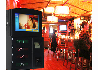 Wall Mounted Outdoor Mobile Phone Charging Station , Touch Screen Electronic Charging Station For Advertising