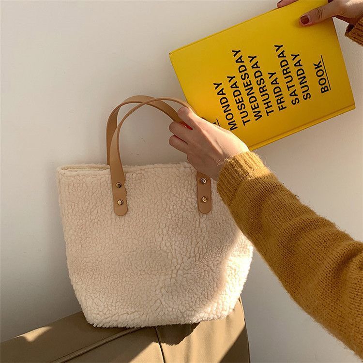 Women Winter Shoulder Bag Lamb Wool Warm Cross-body Hand Bag Portable Casual Beige Khaki Girls Preppy Style