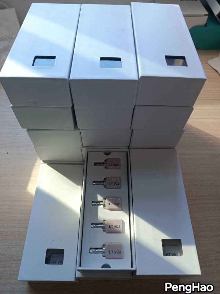 Dental Lithium Disilicate CAD/CAM Material (HT and LT)