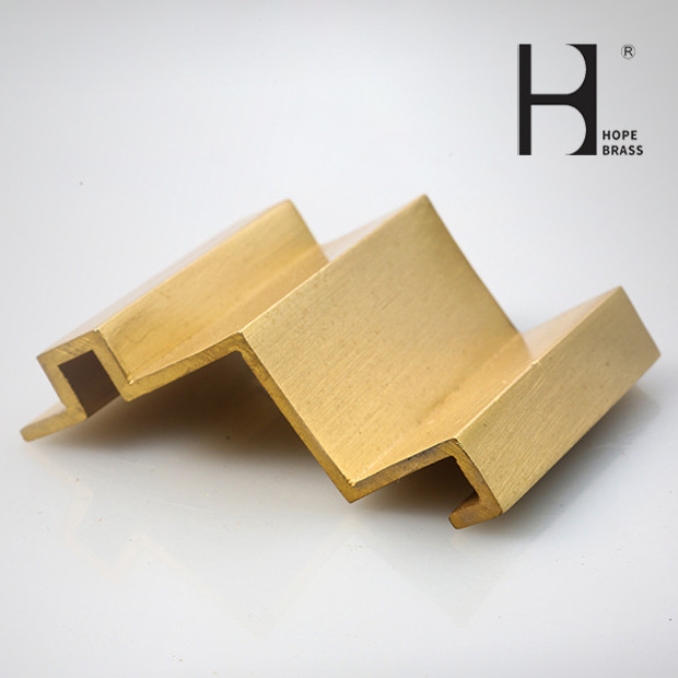 Durable High Density 5~150mm Big Brass Extrusion Profiles for interior Usage C3604, HPB58-3 ODM OEM China Manufacturer