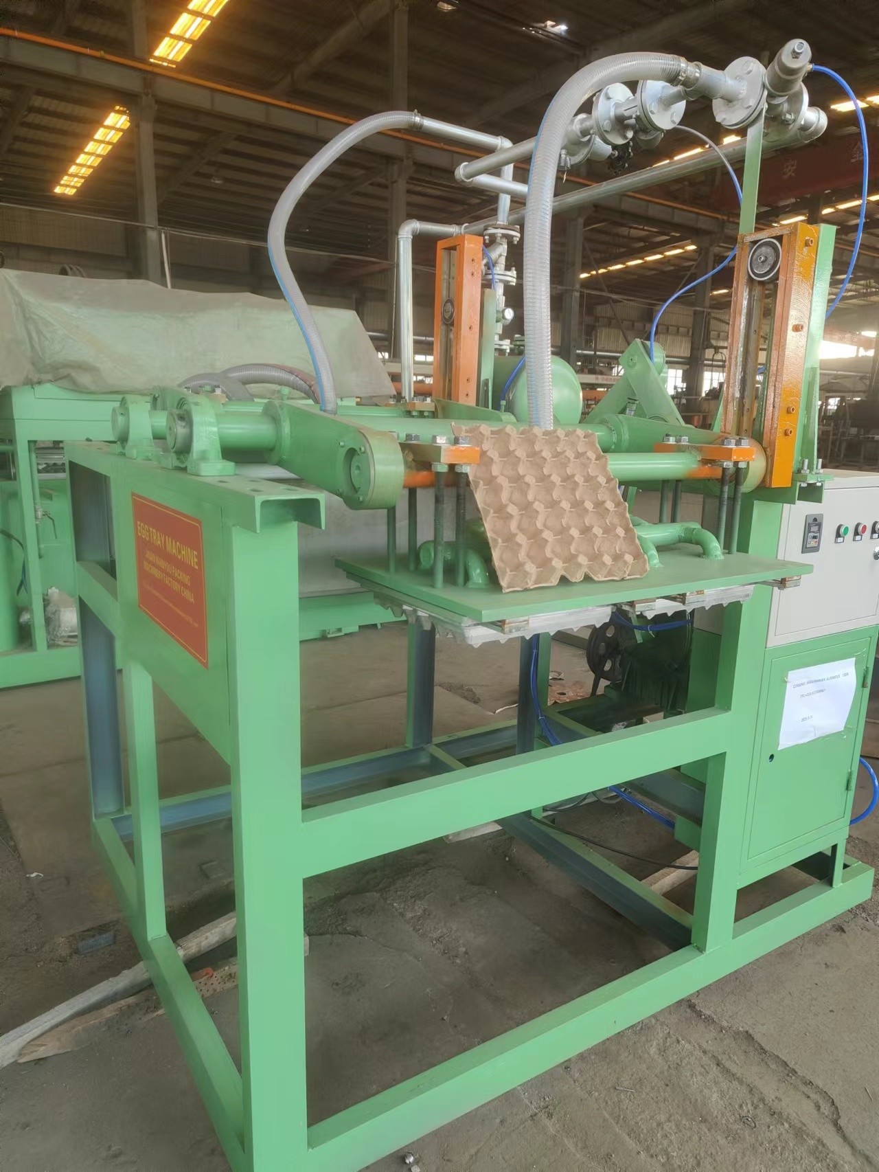 Simple Structure Small Paper Egg Tray Forming Machine 700pcs/H 2 Forming Molds Egg Tray Making Machine