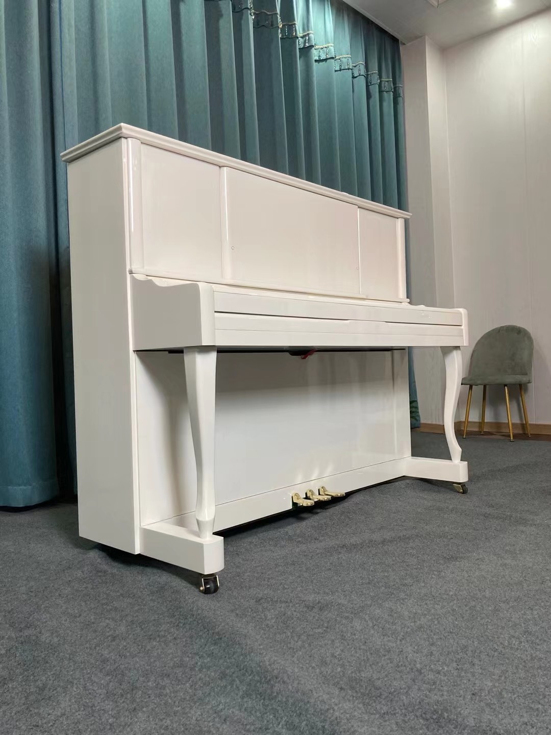 Best Price Acoustic upright second hand piano Black Color with second hand piano bench and accessories pre owned
