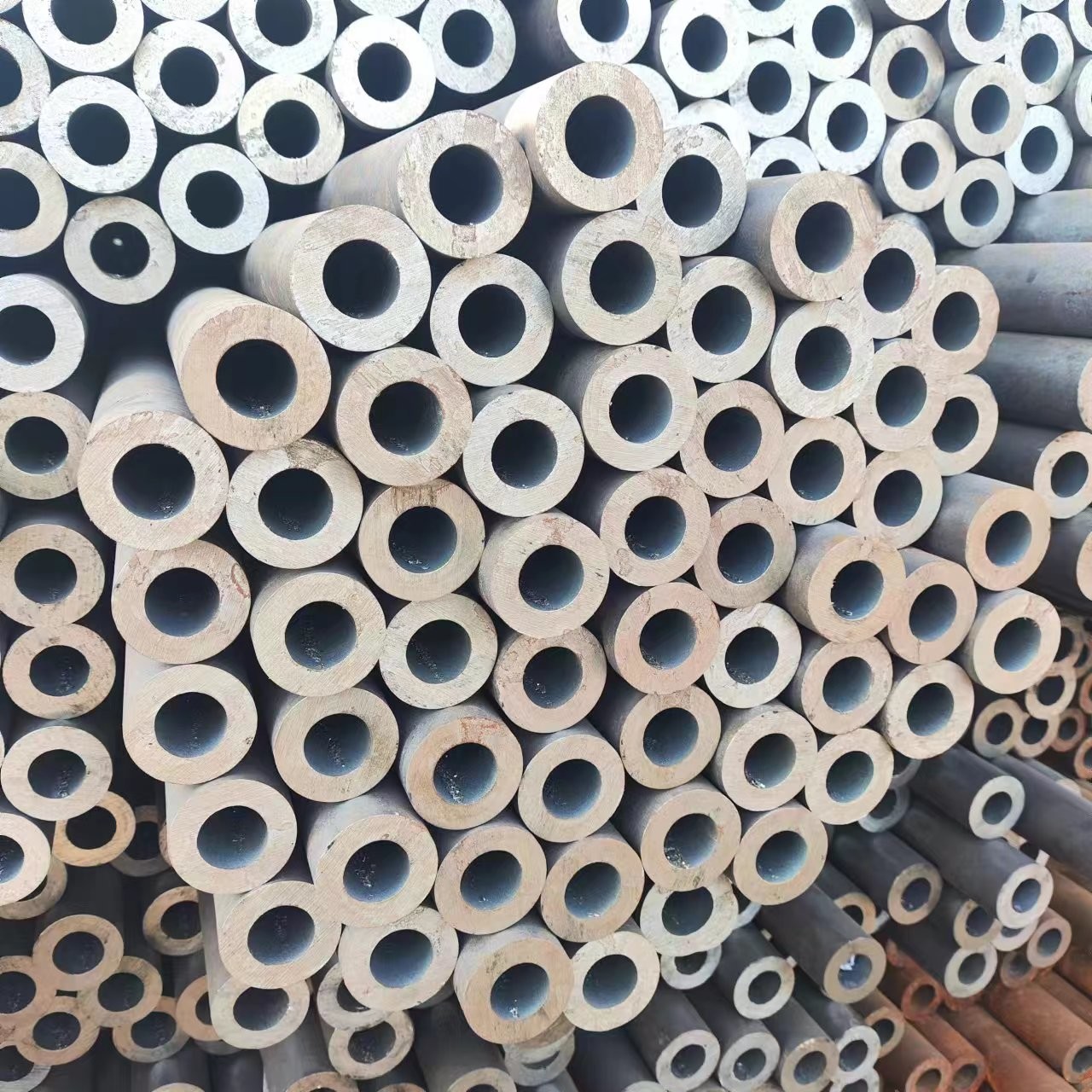 EN 10210 S355J2+N Carbon Steel Seamless Tube Steel Round Pipe Hollow Tubes
