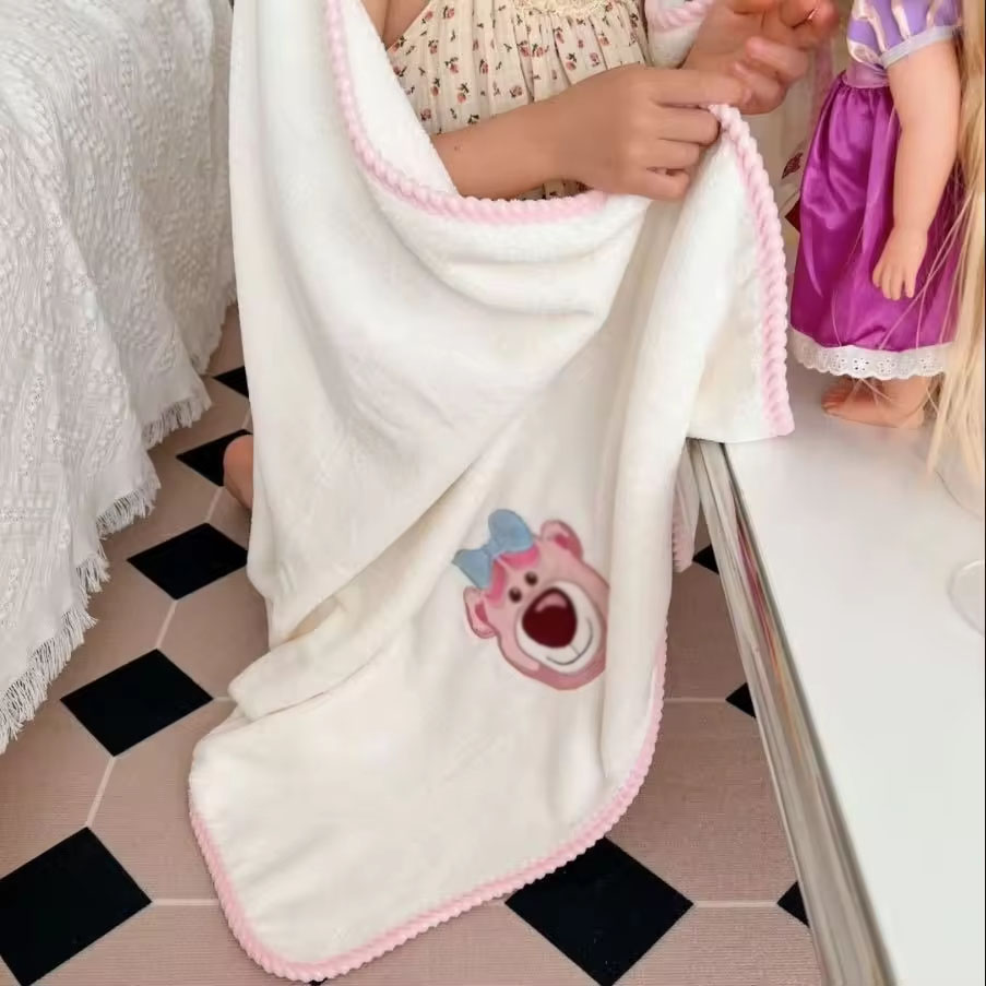 Super Strong Water Absorption Home Baby Bath Towel Set Coral Velvet Set with Cartoon Pattern