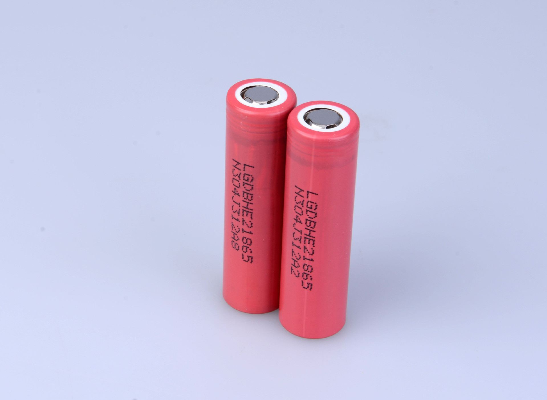 Ultra High Power Brand 18650HE2 Li-ion Battery Cells 3.6V 2500mAh 20A for Medical Devices、Art-Tech、Electric Tool