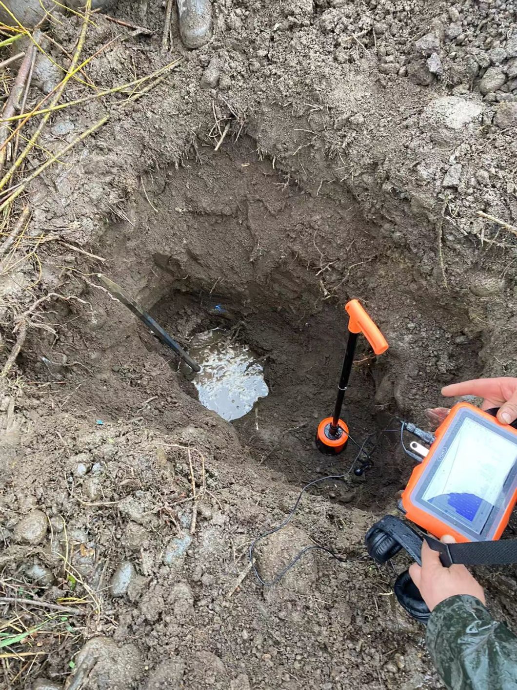 Pqwt-L6000 Multi-Sensors Outdoor 5m Depth Water Pipe Leak Detector