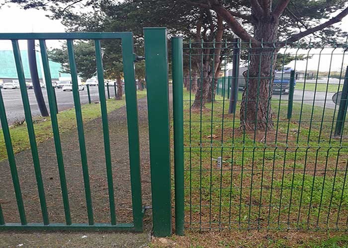 Stock 1m Farm Fence Gates 3d Welded Mesh Panel For Garden