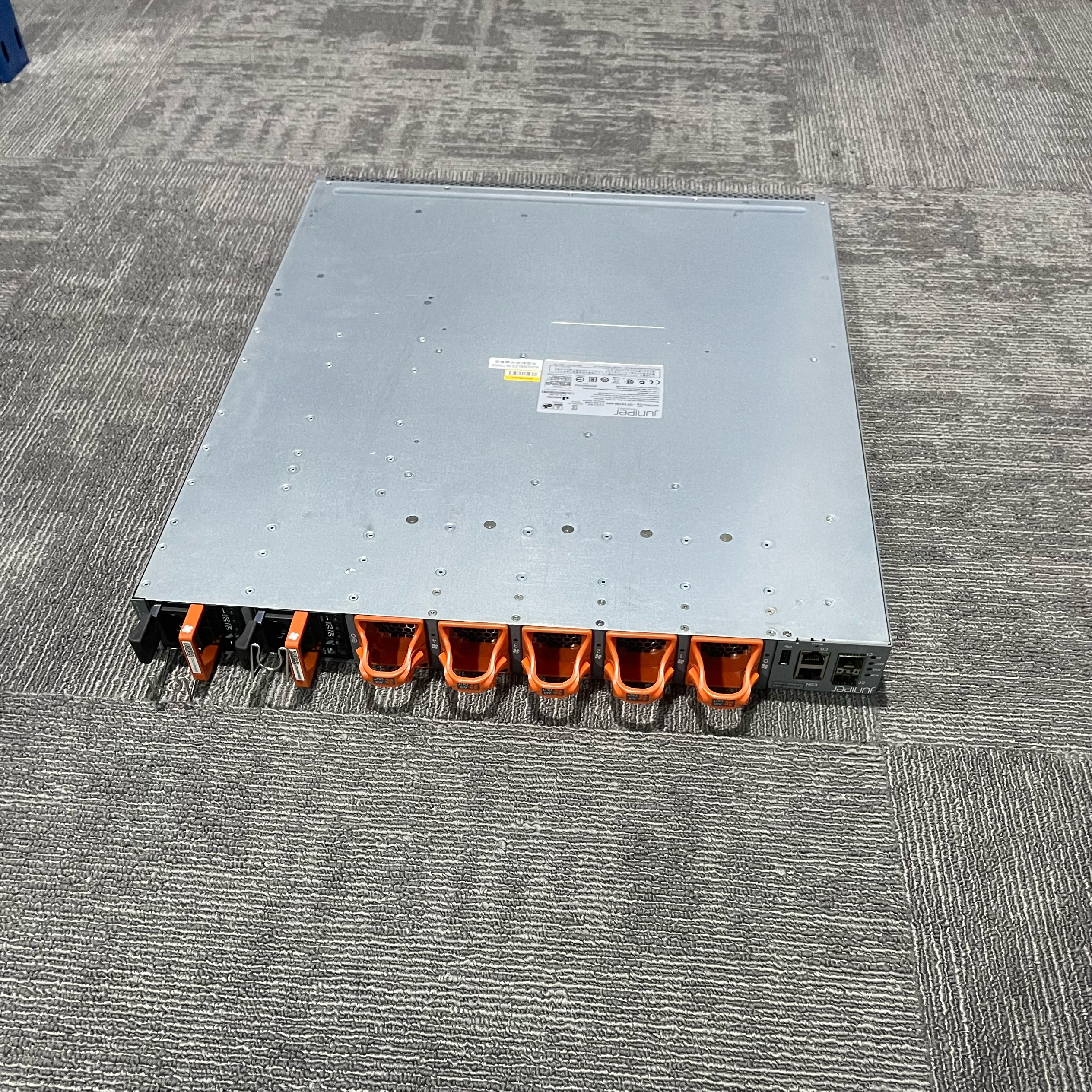 Upgrade Your Network With Private Mold QFX5100-48S-AFI Network Switch