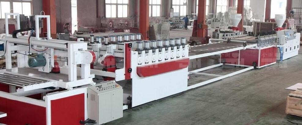 PVC PP PE Wooden Plastic Profile Production Line , wood Composite Plastic Skirting Board Extruder