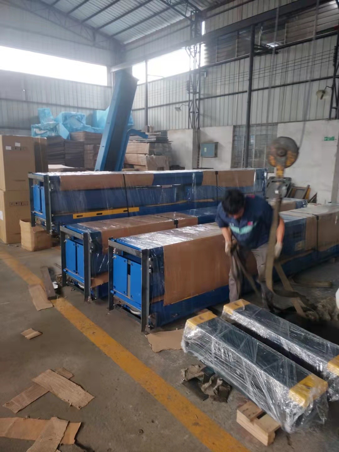 T440D 4 Post Car Lifting Equipment 4000kg for Workshop Efficiency