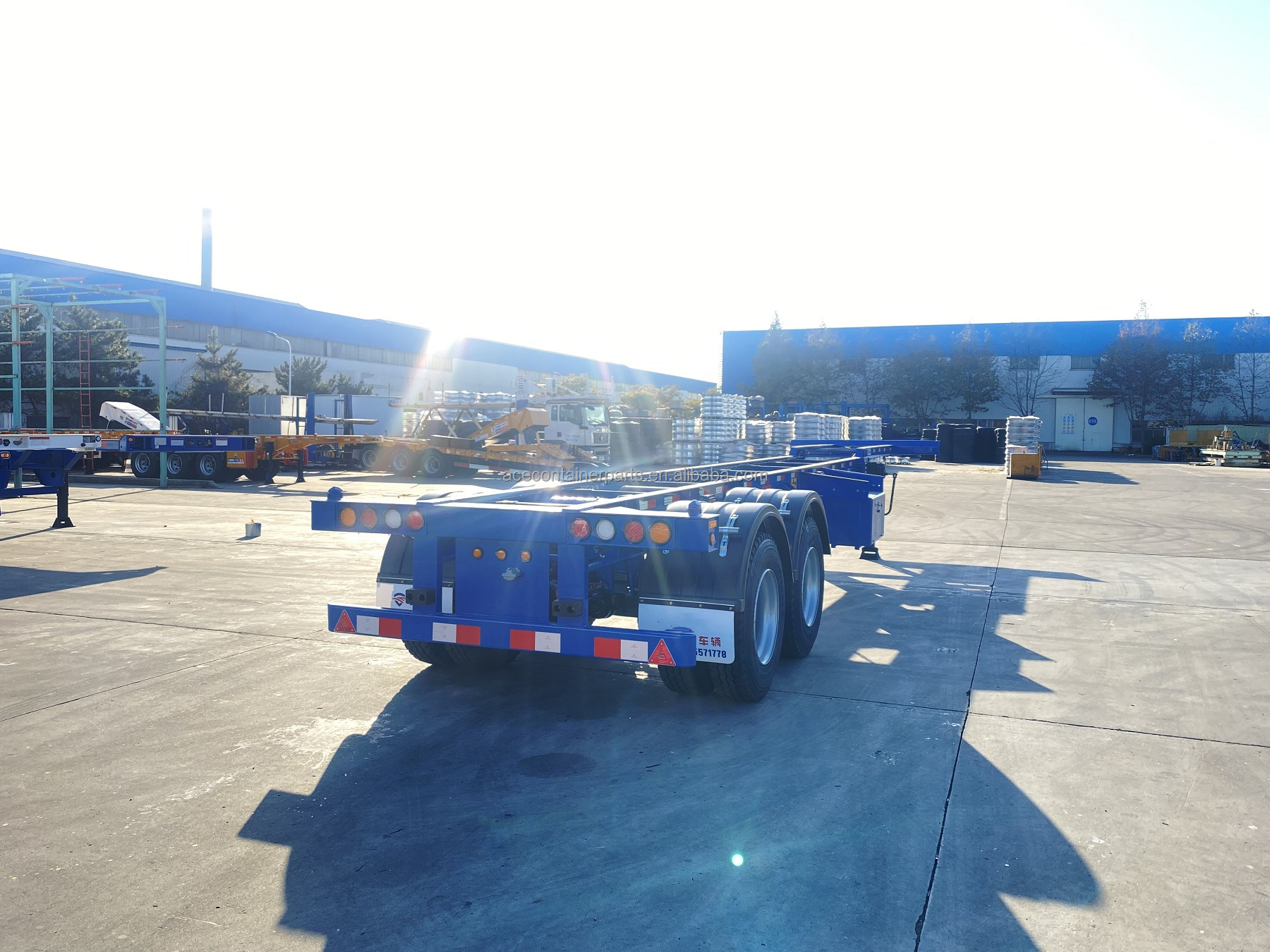 12R22.5 Linglong Tire 2 Axle 40ft 20ft Shipping Chassis with Gooseneck Skeleton Truck Frame Semi Trailer Container