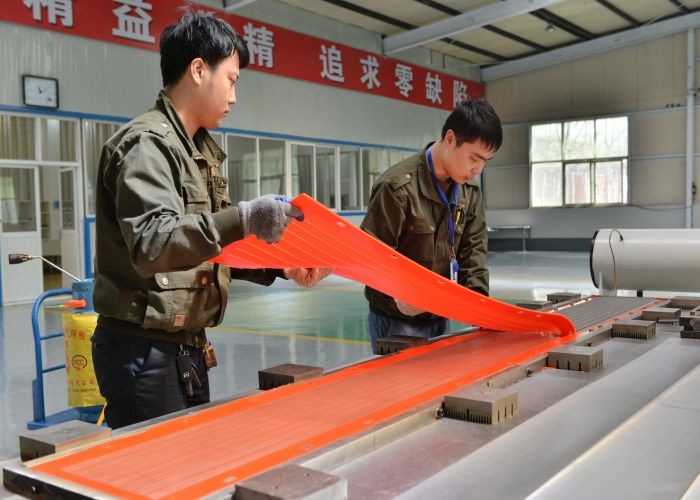 Mining Polyurethane Flip Flow Screens For Screening Hard - To - Screen Materials