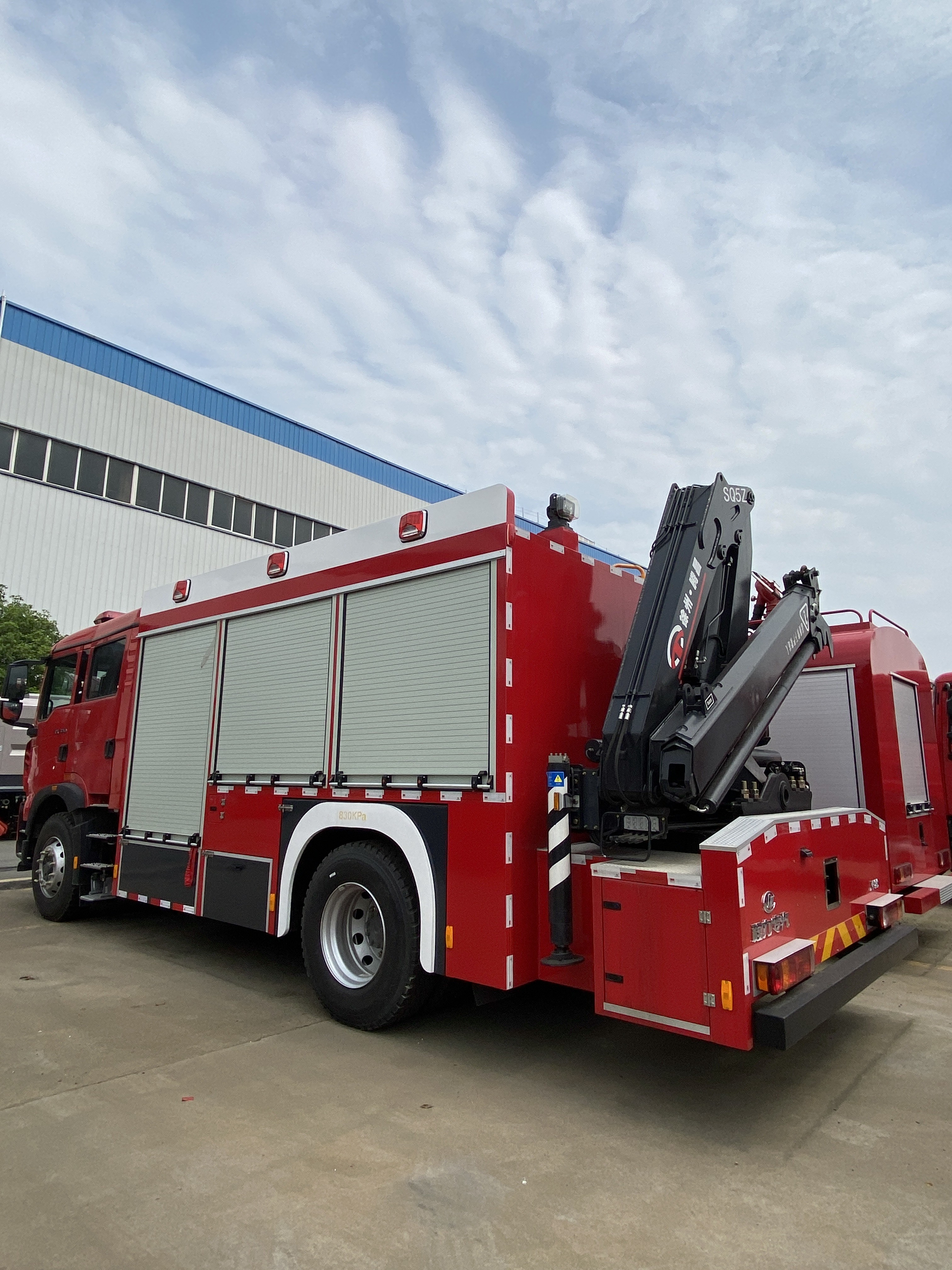Euro 3- Euro 6 Powerful Fire Truck With High-Capacity Pump System For Fire Fighting