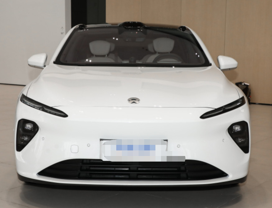 NIO ET7 2022 model 75kWh 4 door 5 seat sedan Medium and large car