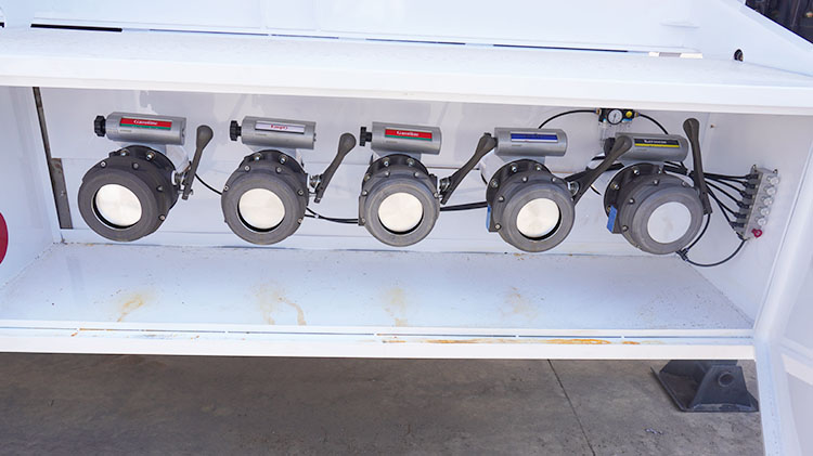 TITAN 3 axle 35/40 tons pneumatic sand cement powder truck trailer