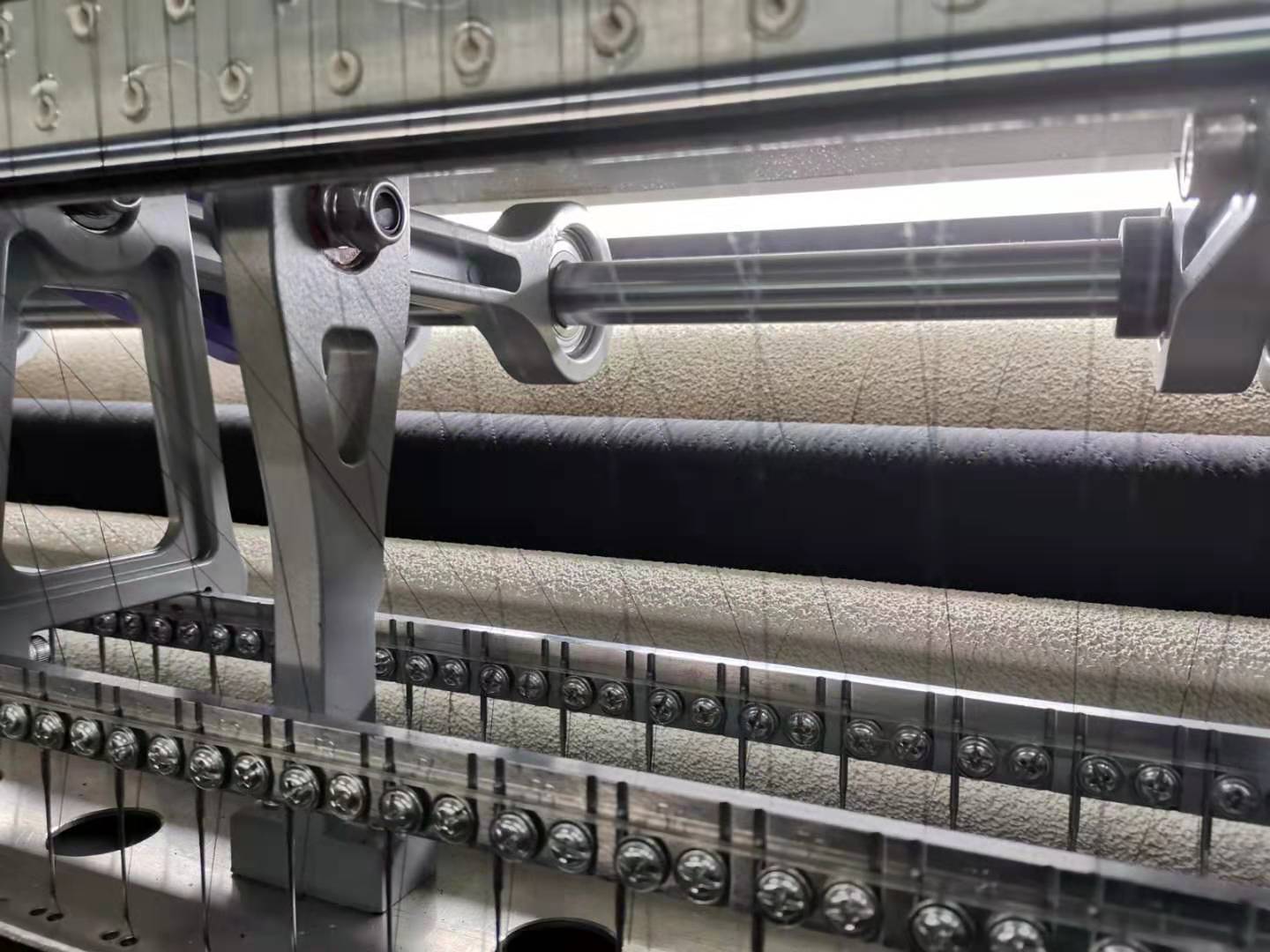 Automatic Lock Stitch Quilting Machine For Down Coat Sewing Multifunctional