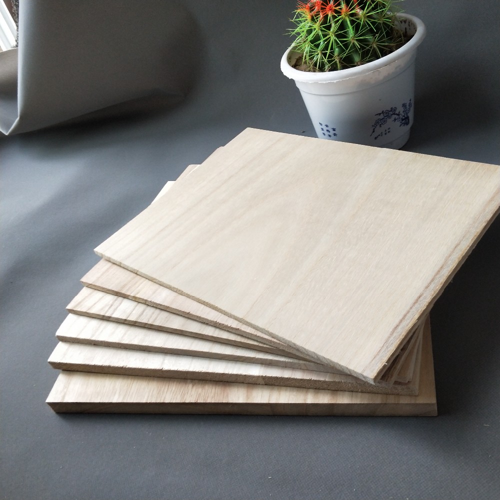 280-300kgs/Cbm Density Poplar Timber Wood For Woodworking Projects