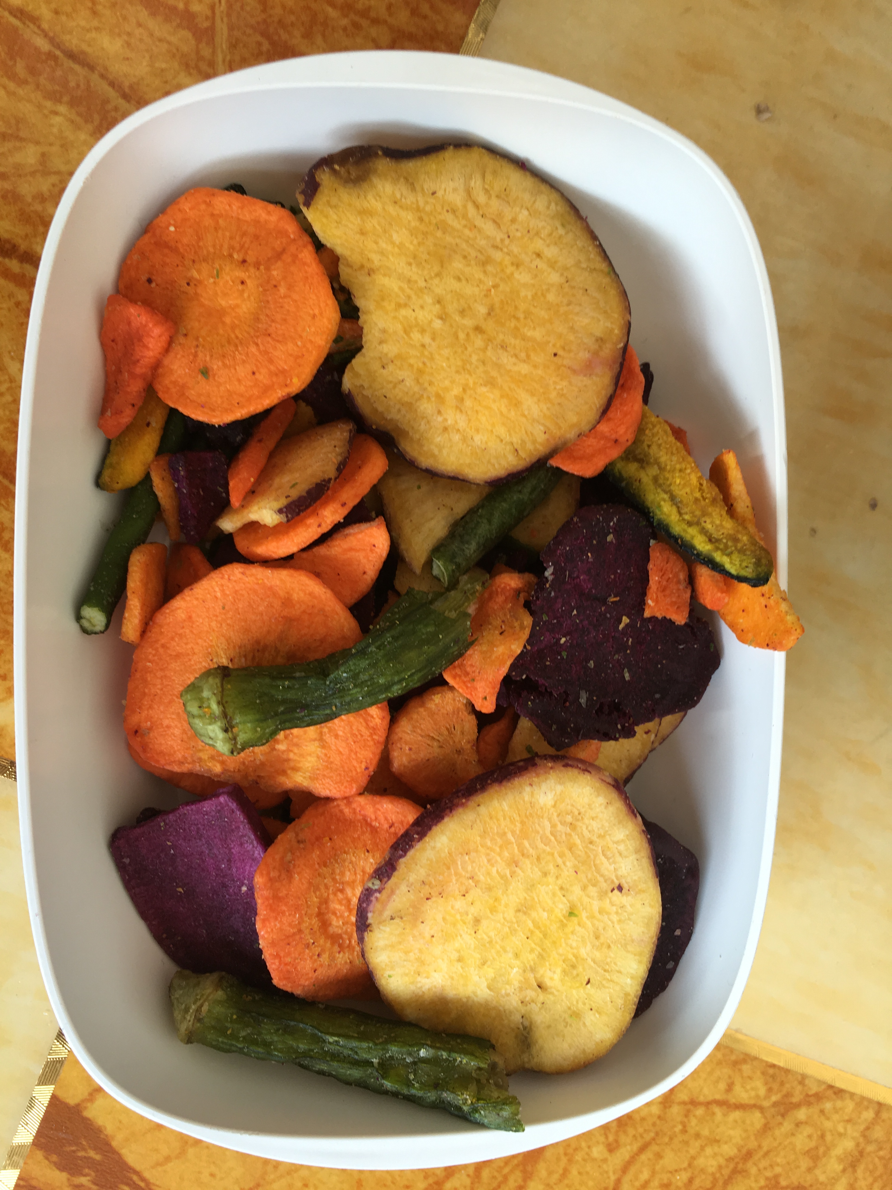 China supplier wholesale Healthy Snacks Mixed Dried Fruit And Vegetable Chips Mixed Fruits Chips