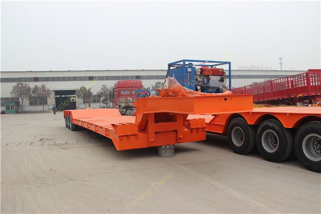Hydraulic Gooseneck lowboy Trailer , 80 Tons Detachable front loading Low Loader Trailer