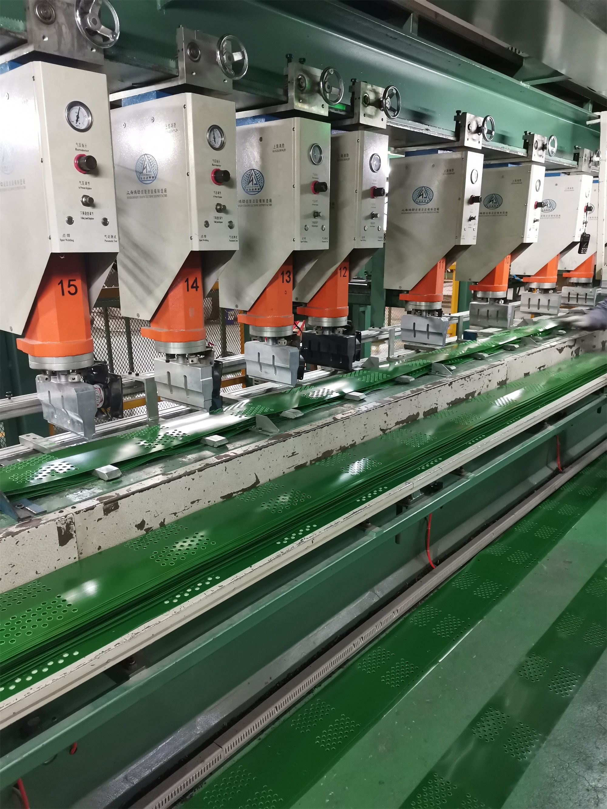 ISO14001 Certified Sodium-Based Bentonite Geosynthetic Clay Liner for Water Conservancy