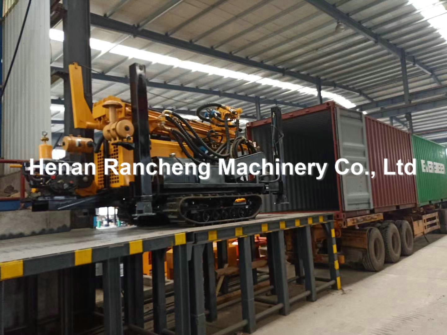 Hydraulic Crawler Water Well Drilling Machine 70KW Diesel Engine 260m Bore Depth